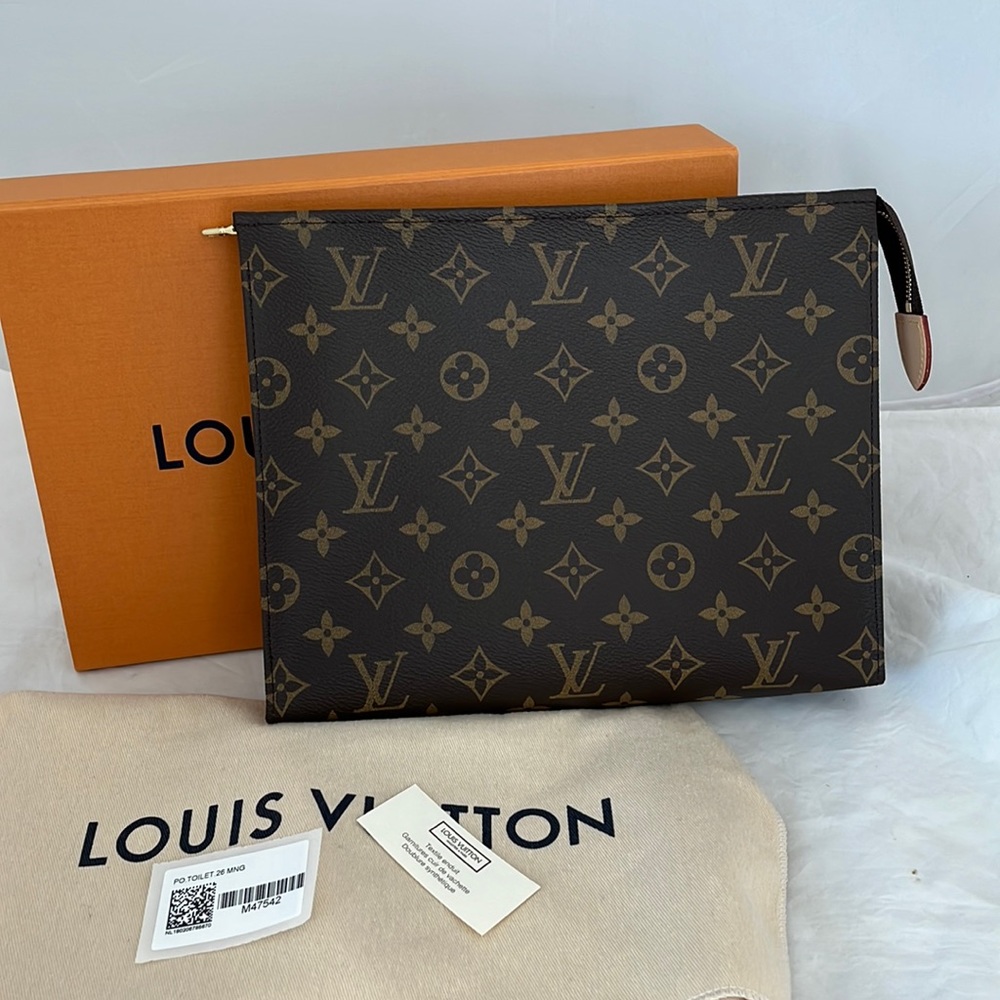 Louis Vuitton Monogram Toiletry 26